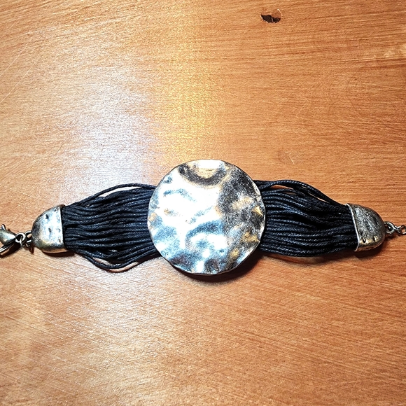 Vintage Black and Silver Bracelet - Picture 2 of 4